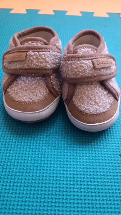 Zapatos de bebé BlackBlue con velcro - miniatura 1