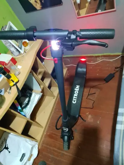 Scooter Eléctrico Plegable Citroën 8.5" Negro - miniatura 4