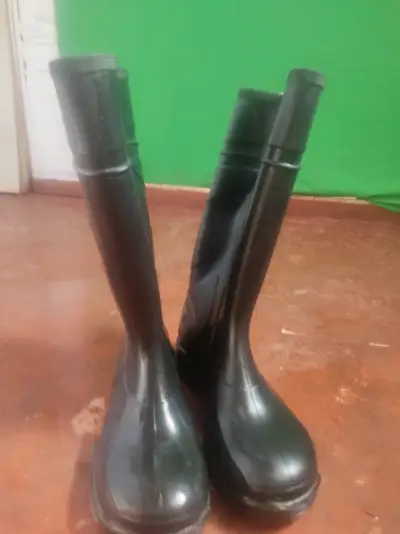 Botas de goma negras para lluvia talla 42 43 - miniatura 4