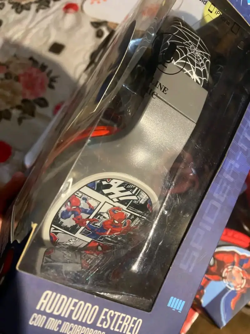 Audífonos estéreo Marvel Spiderman con micrófono - 2