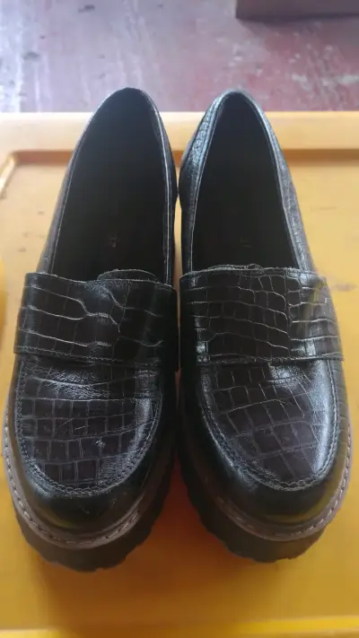 Zapatos de cuero negro estilo mocasín Romano - miniatura 2