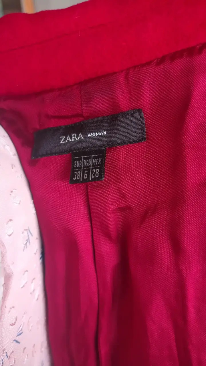 Abrigo rojo mujer Zara elegante - 3