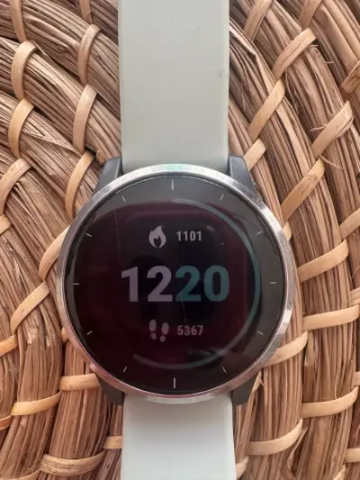 Smartwatch Garmin Vivoactive 4 con correas intercambiables - miniatura 1