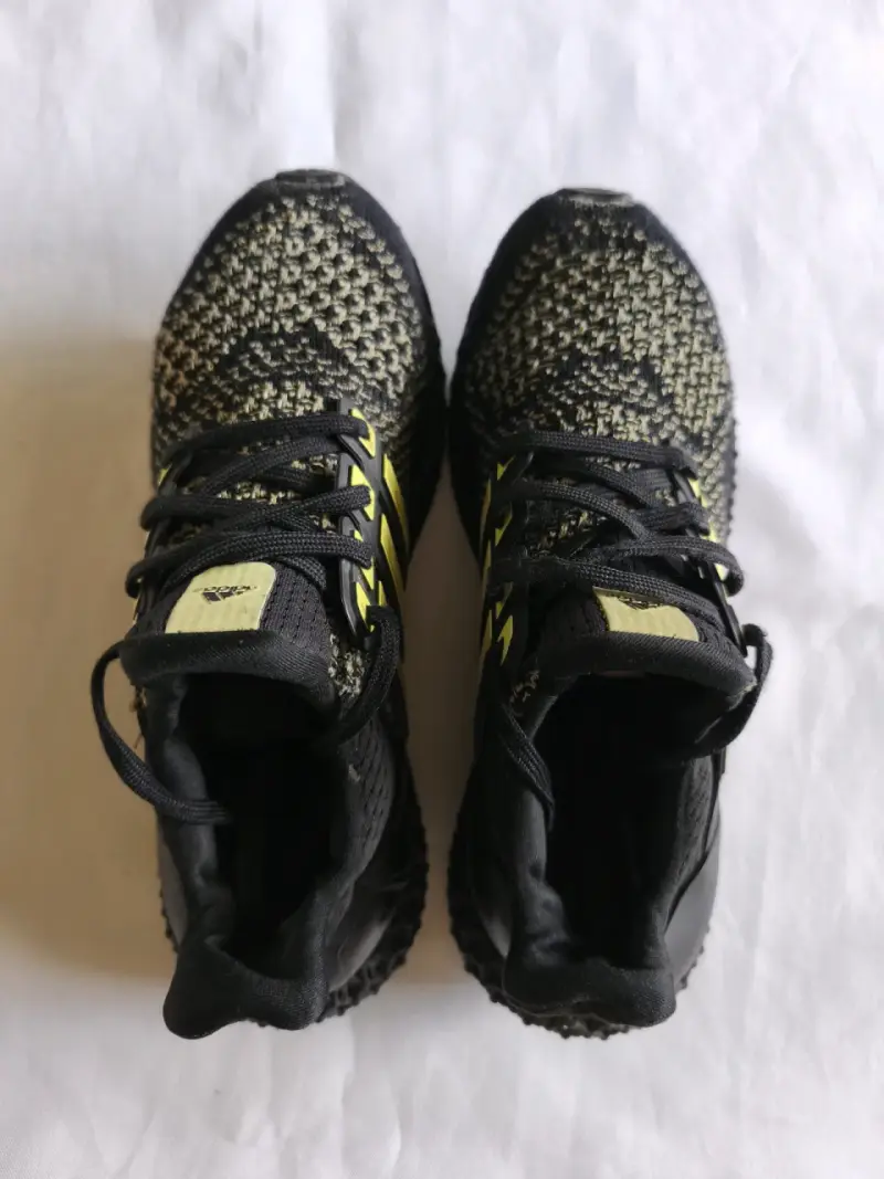 Zapatillas deportivas Adidas Ultra 4D negras y amarillas - 3