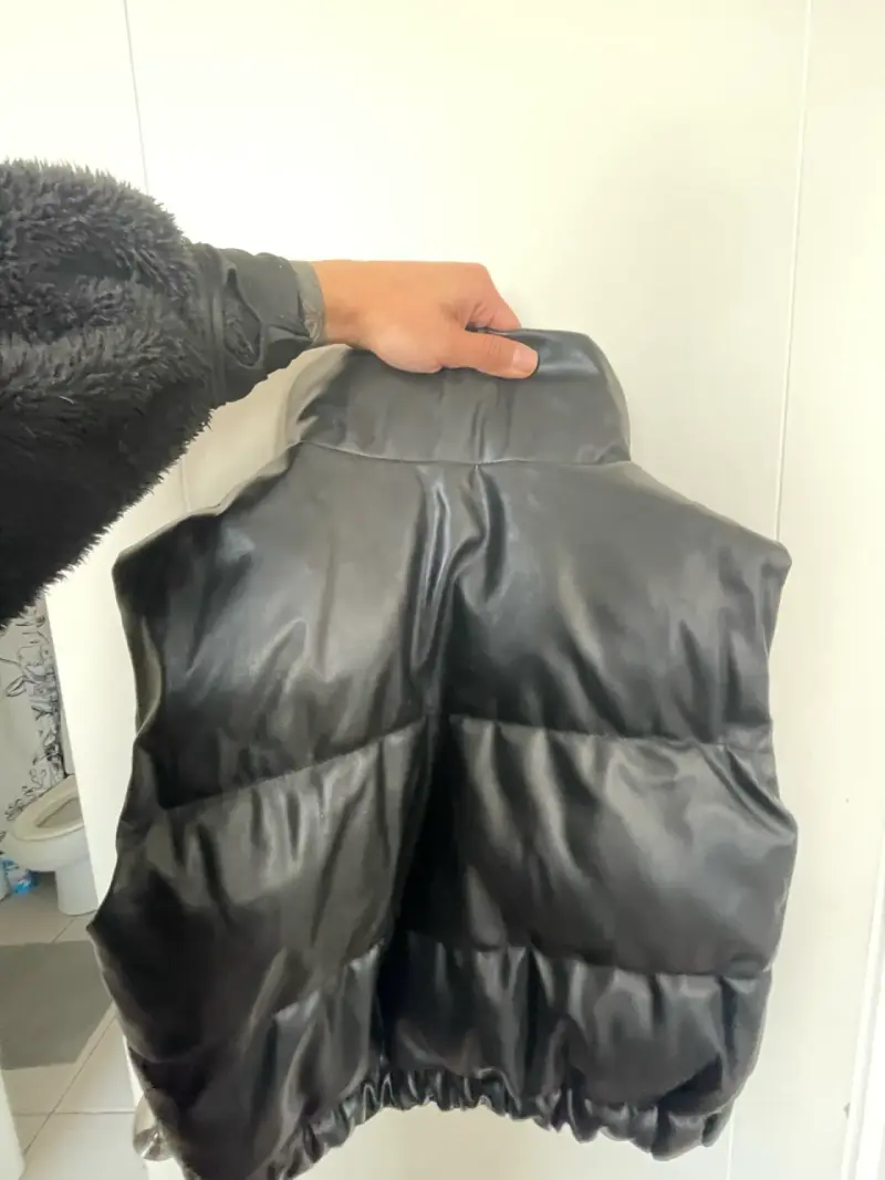 Chaleco acolchado negro de cuero sintético talla S - 2
