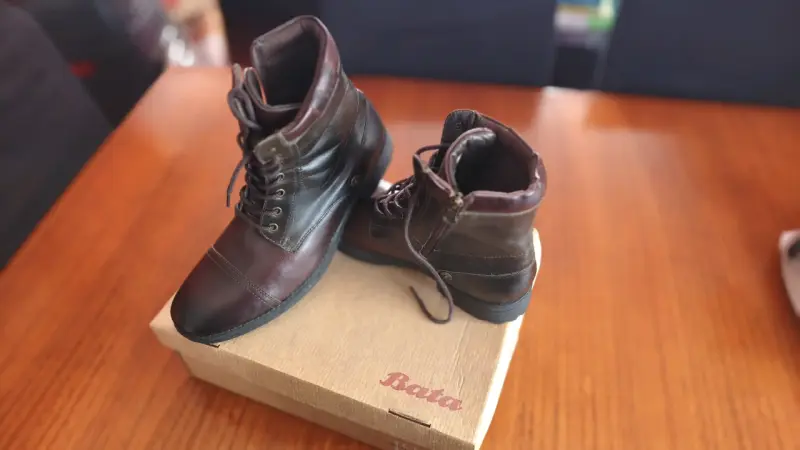 Botas de cuero marrón Bata con cordones - 2