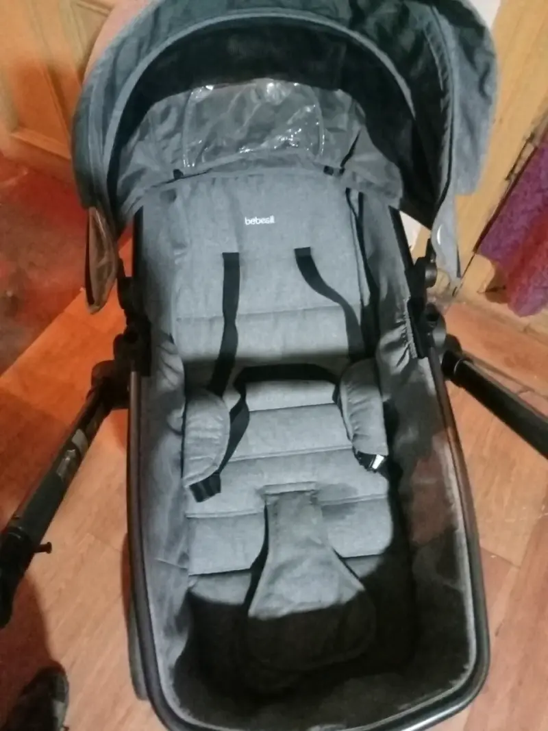 Coche de bebé Bebesit gris con capota ajustable - 4