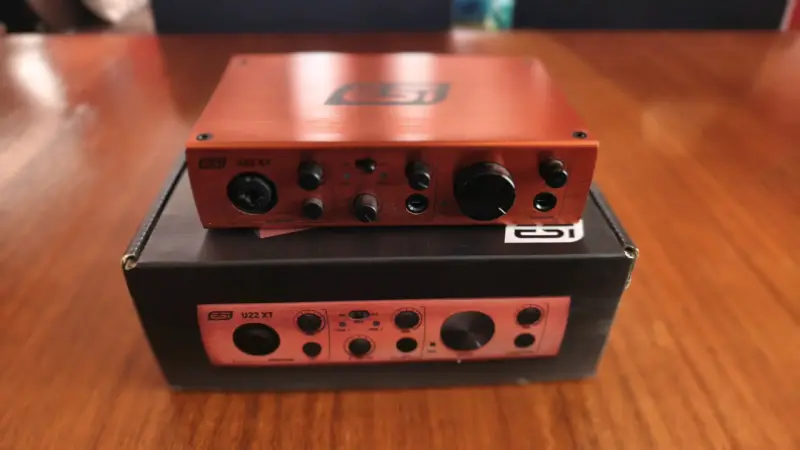 Interfaz de Audio ESI U22 XT Roja - 1
