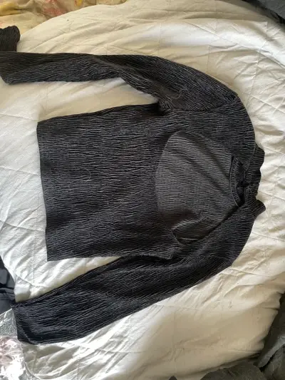 Polera de manga larga negra plisada - miniatura 2