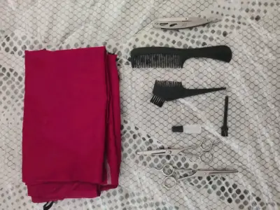 Kit de peluquería completo con cortadoras y accesorios - miniatura 3