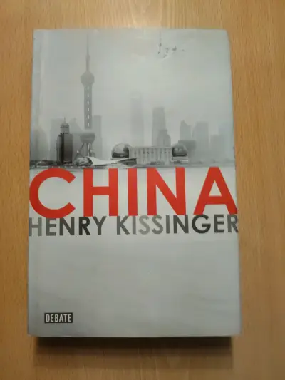 Libro 'China' de Henry Kissinger en buen estado - miniatura 1