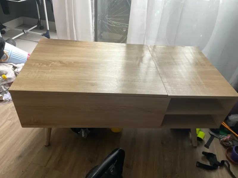 Mesa de centro elevable de madera clara - 1