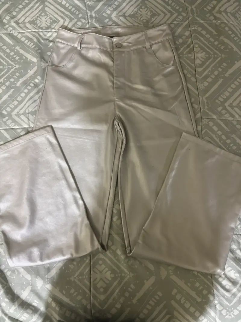 Pantalones plateados talla 36 en buen estado - 3