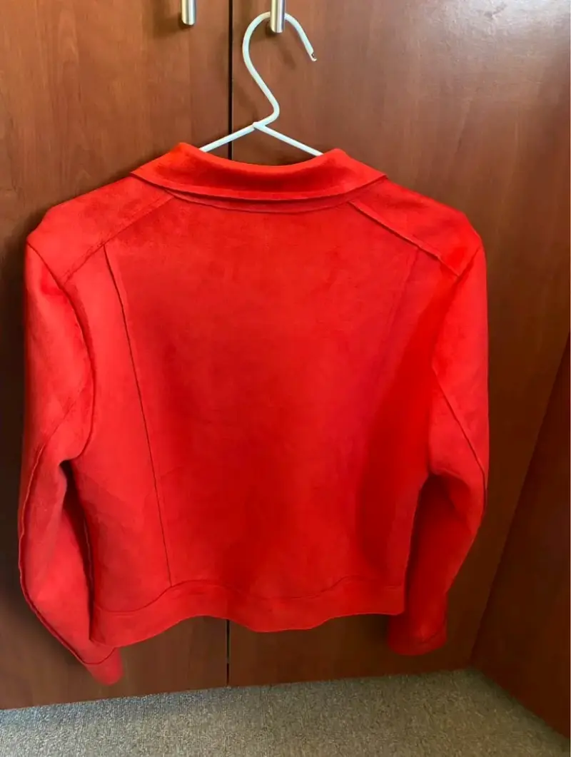 Chaqueta de mujer roja con cierre metálico - 2