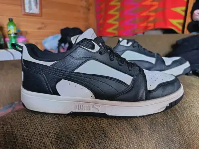 Zapatillas Puma negras y blancas talla 40 - miniatura 1