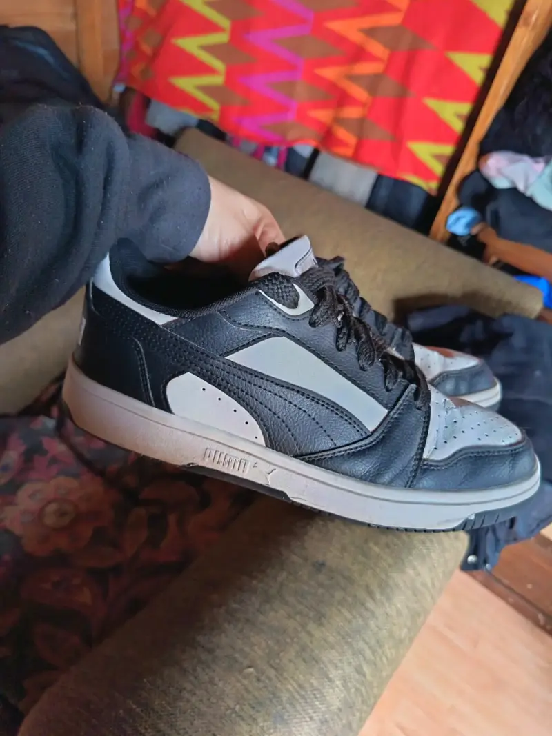 Zapatillas Puma negras y blancas talla 40 - 2