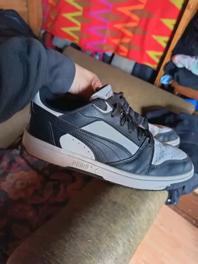 Zapatillas Puma negras y blancas talla 40 - miniatura 2