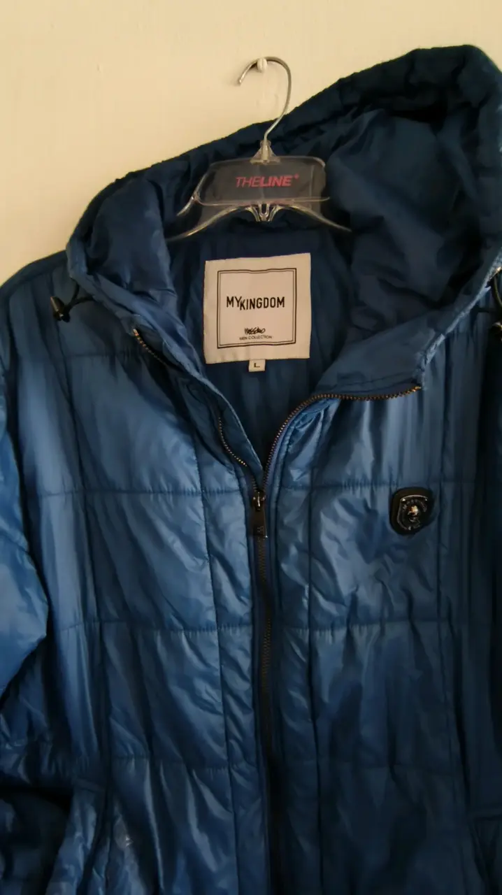 4.500 Chaqueta azul acolchada con capucha - 2