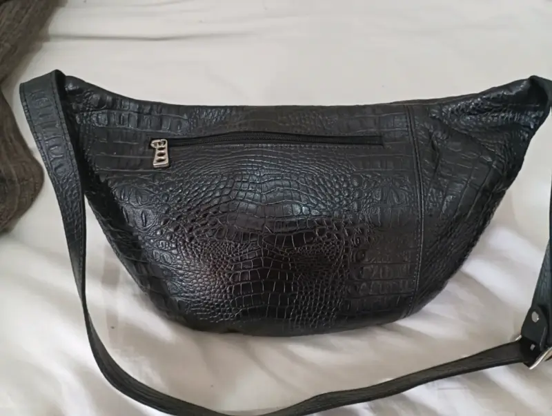 Banano XL negro de cuero con textura - 4