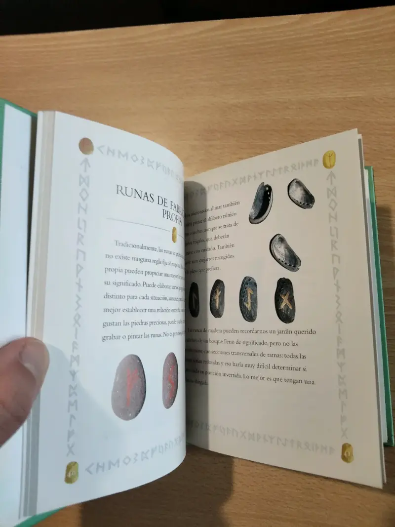 Libro 'Las Runas: Los Secretos de las Piedras' - 4
