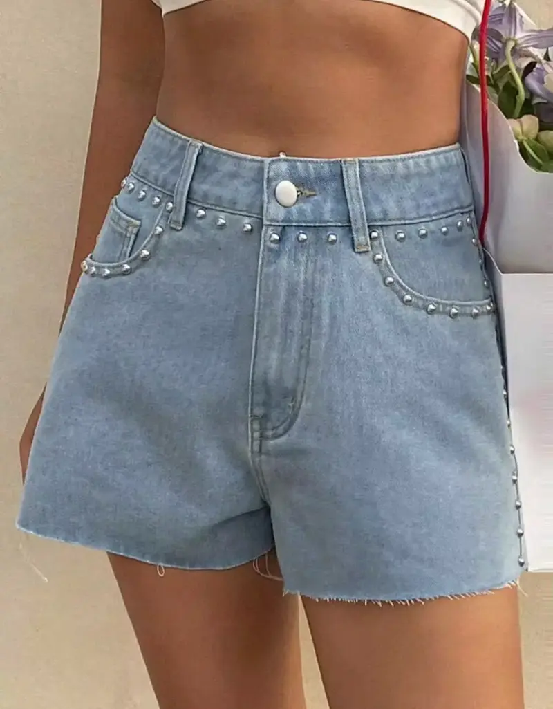 Shorts de mezclilla con tachas para mujer - 3