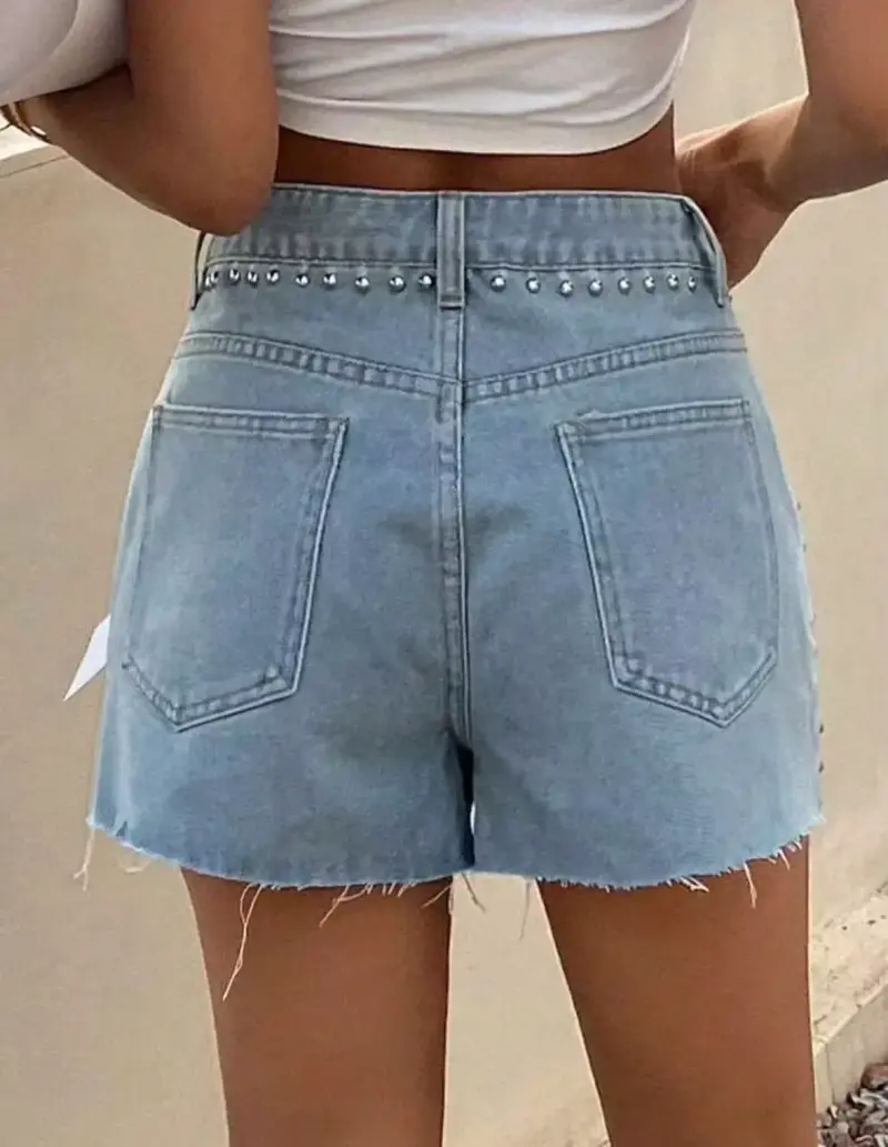 Shorts de mezclilla con tachas para mujer - 5