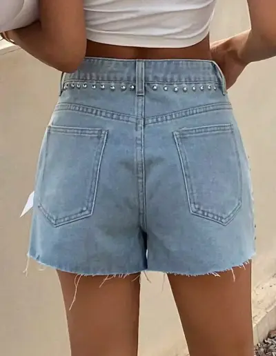 Shorts de mezclilla con tachas para mujer - miniatura 5