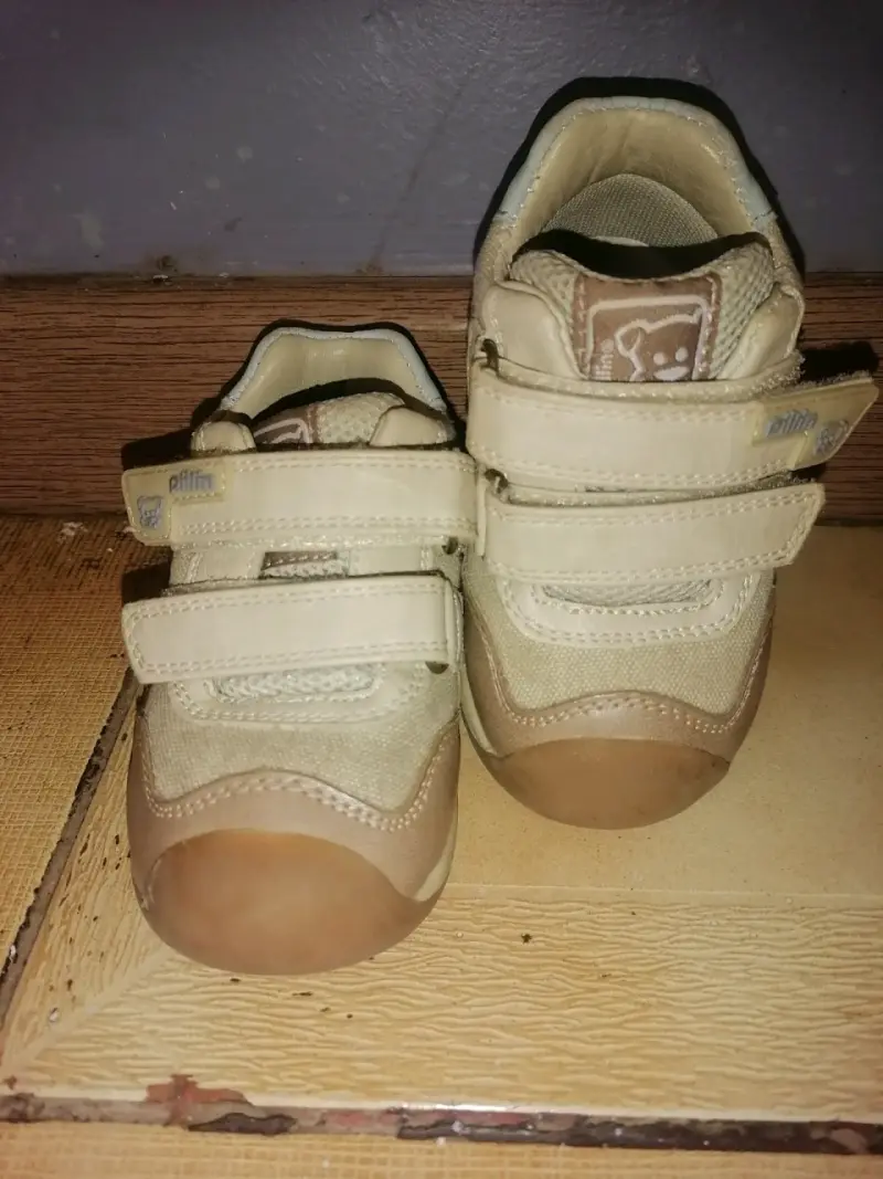Zapatillas Pillin beige para niños con velcro - 2