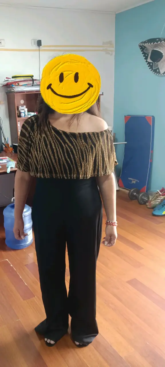 Enterito elegante negro con dorado para mujer