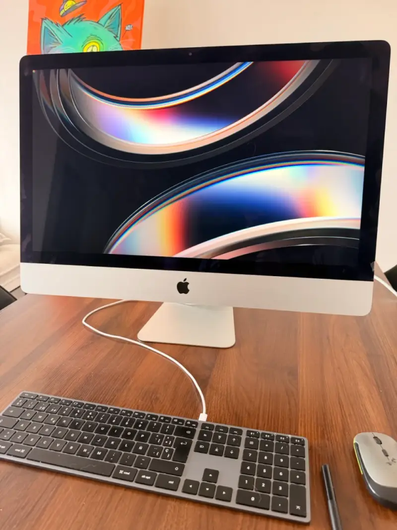 iMac de 27 pulgadas con teclado y mouse - 3