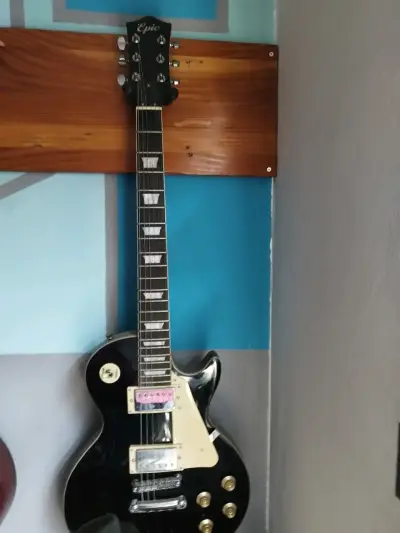 Guitarra eléctrica Epic Les Paul con amplific - miniatura 1