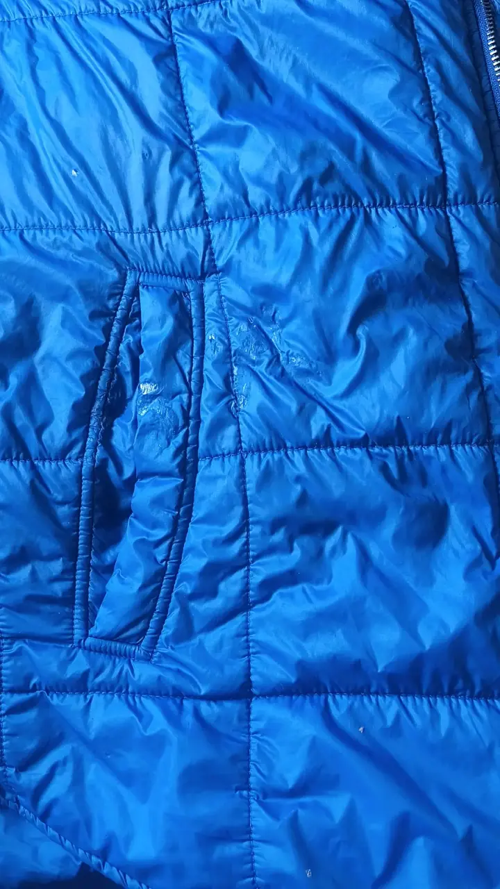 4.500 Chaqueta azul acolchada con capucha - 3
