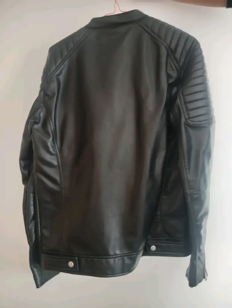 Chaqueta de cuero negra Zara estilo biker - 2