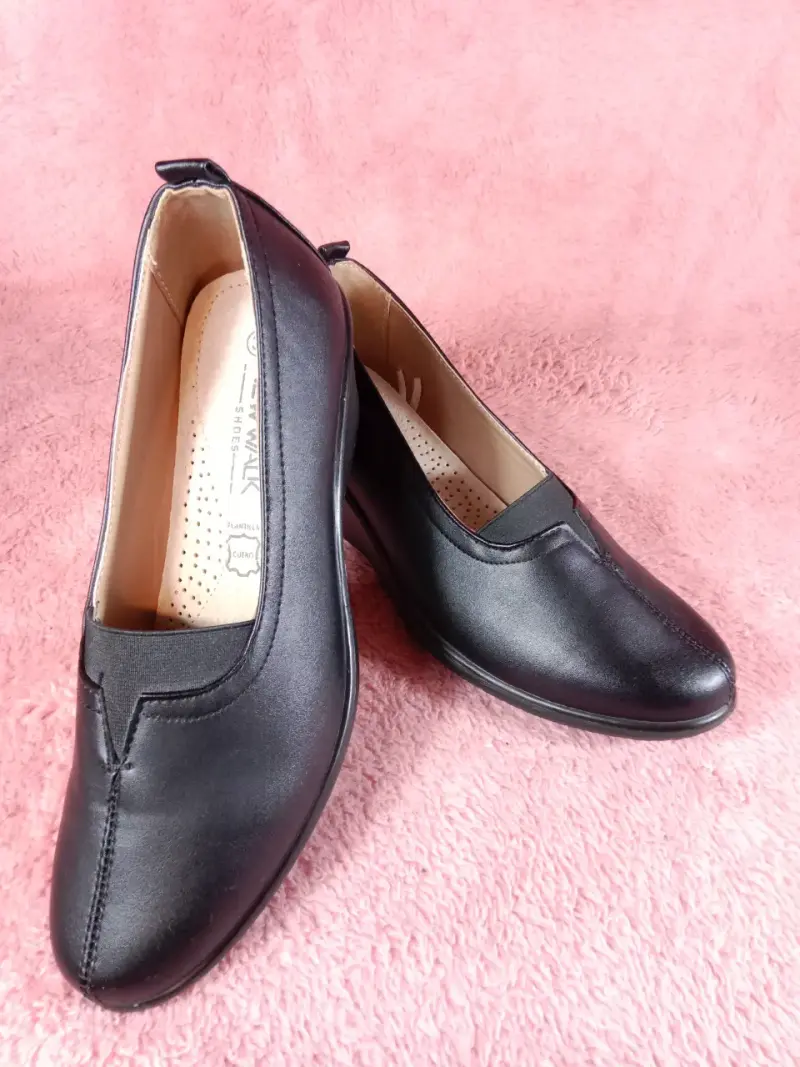 Mocasín de cuero con tacón medio - 1
