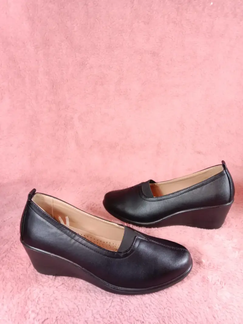Mocasín de cuero con tacón medio - 4