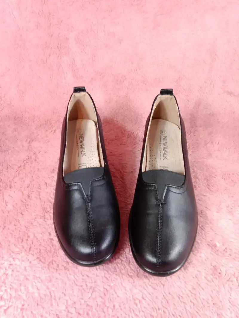 Mocasín de cuero con tacón medio - 5