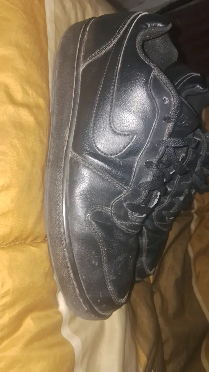 Zapatillas deportivas negras Nike en buen estado - 1