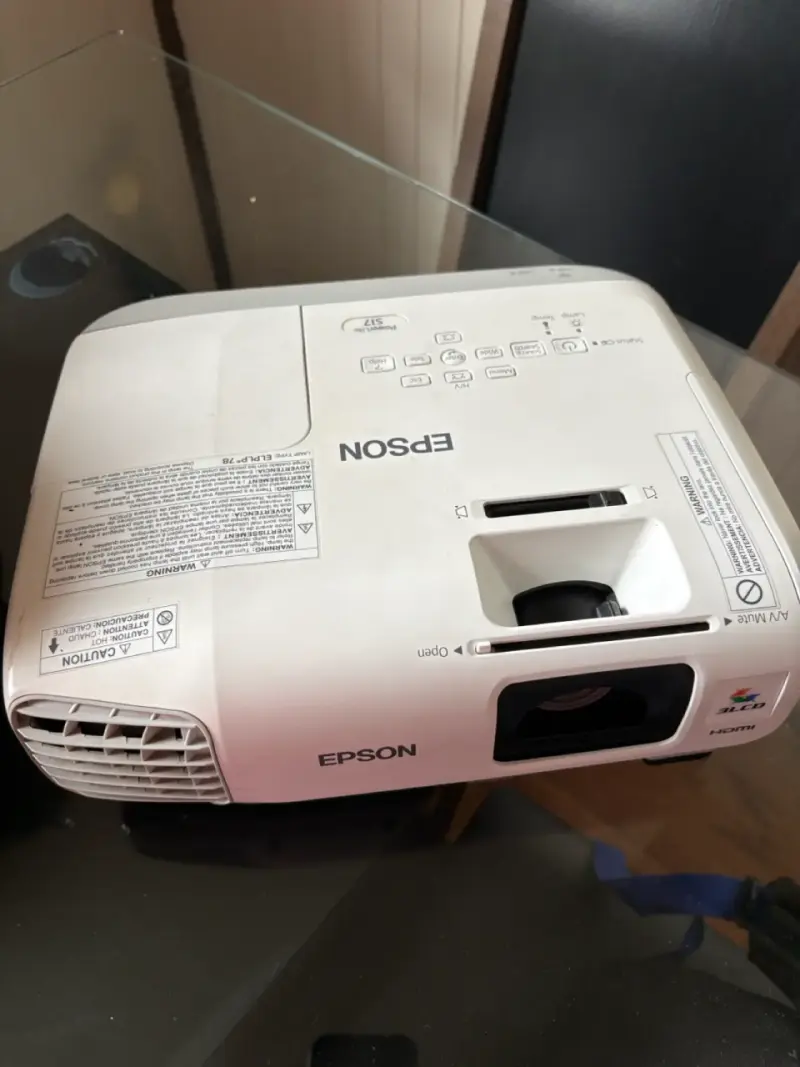 Proyector Epson ELPLP78 en buen estado - 2