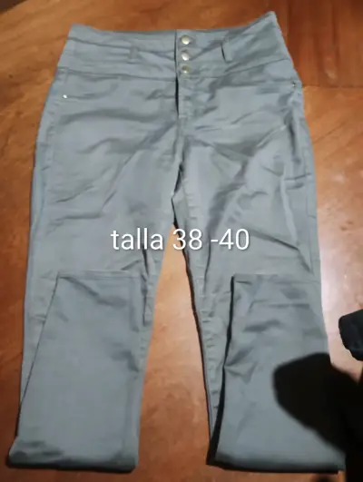 Lote de jeans para mujer en varias tallas - miniatura 3