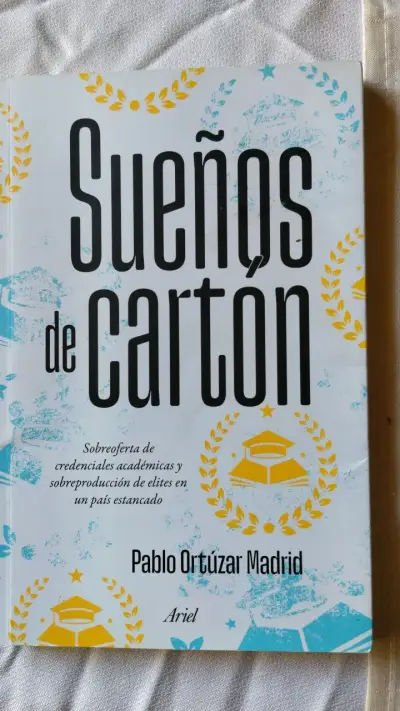 Libro Sueños de Cartón de Pablo Ortúzar - miniatura 1