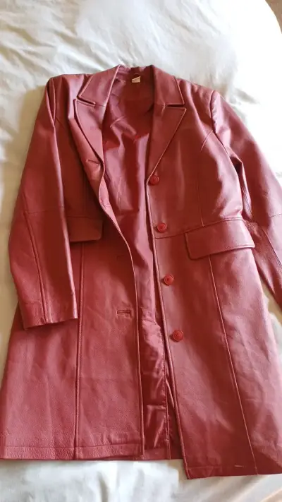 Abrigo de cuero rojo para mujer talla 40 - miniatura 1