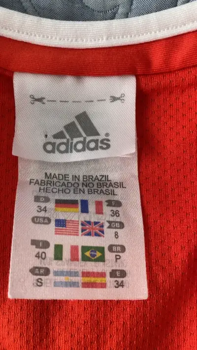 Polera deportiva roja Adidas para mujer - miniatura 2