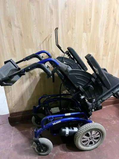 Silla de ruedas eléctrica plegable HS-6500 - miniatura 1