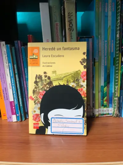 Libro 'Heredé un fantasma' de Laura Escudero - miniatura 1