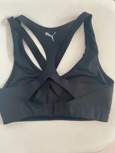 Top deportivo negro Puma con tirantes cruzados - miniatura 3