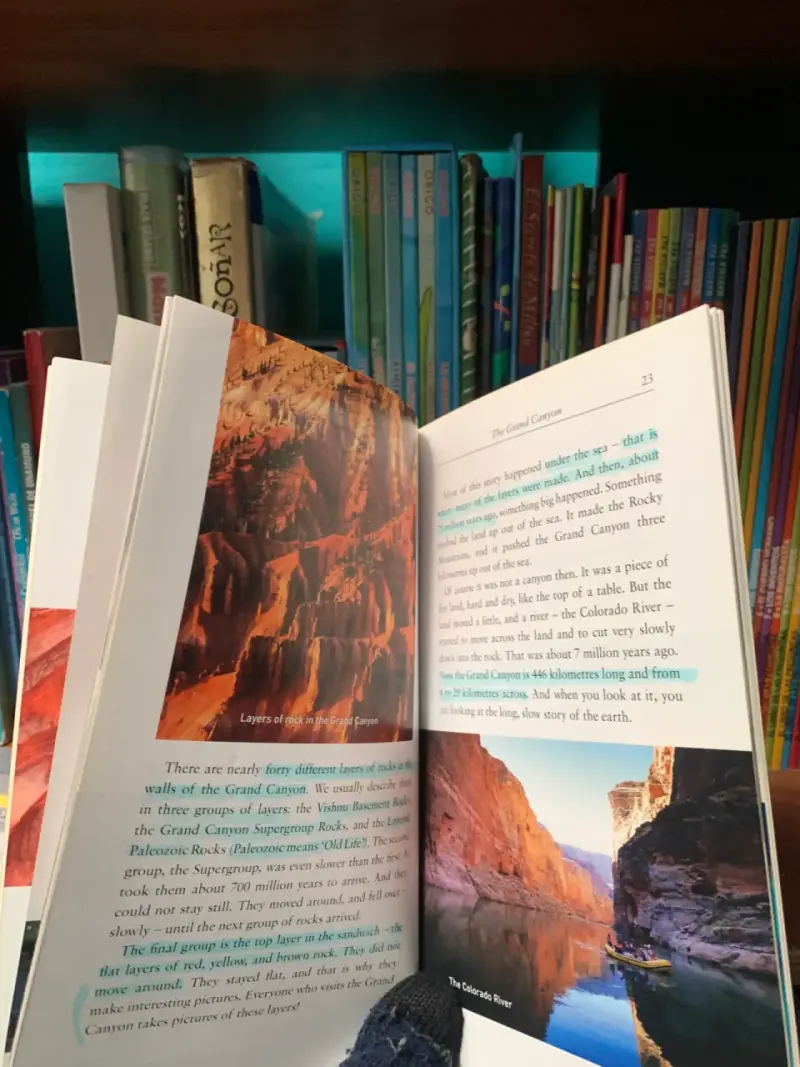Libro World Wonders de Barnaby Newbolt - 2