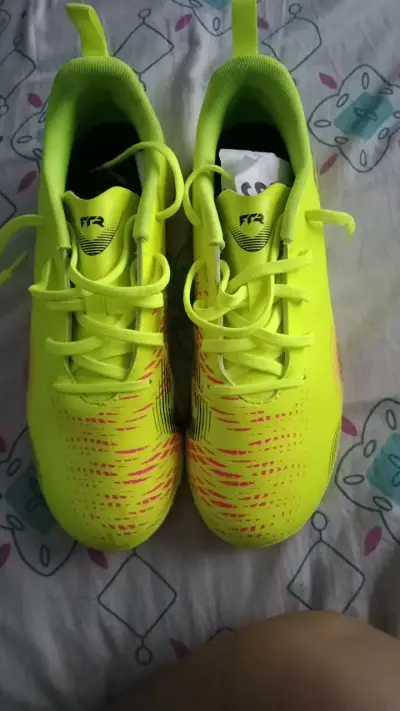 Zapatillas de fútbol Puma Future amarillas - miniatura 1