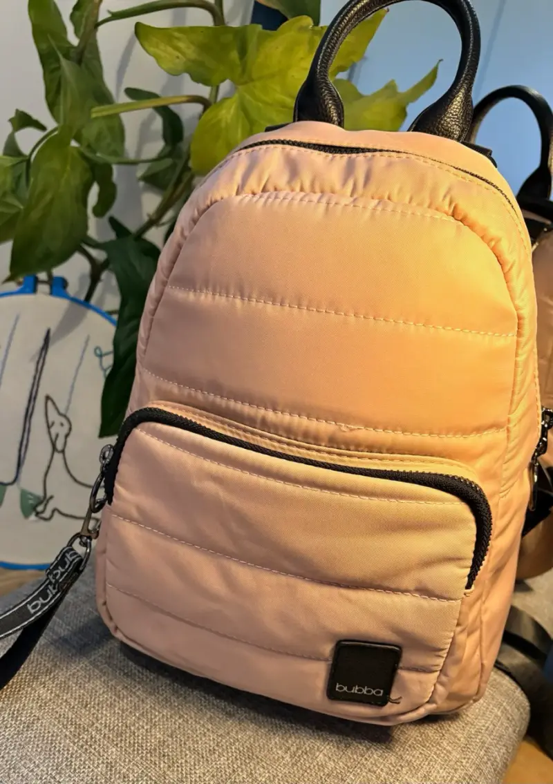 Mochila pequeña rosa Bubba con bolsillo frontal