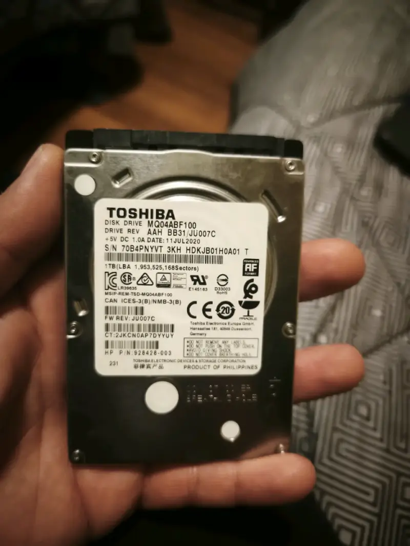 Disco Duro Toshiba 1TB MQ04ABF100 - 1