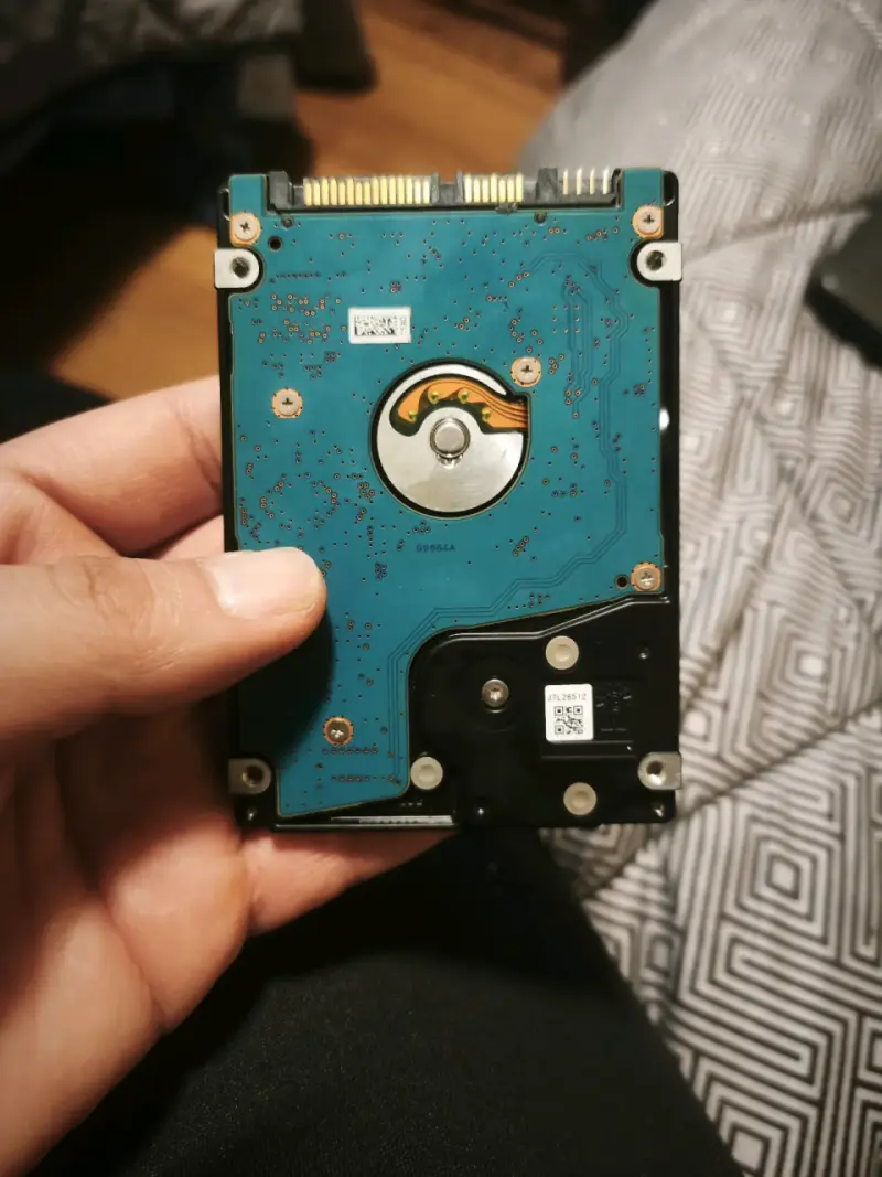 Disco Duro Toshiba 1TB MQ04ABF100 - 2